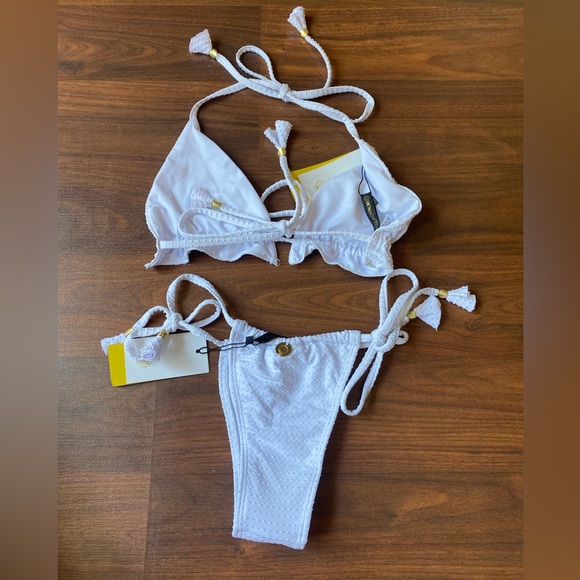 White string bikini - Picture 3 of 4